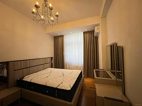 Kirayə verilir 2 otaqlı mənzil 78 m²