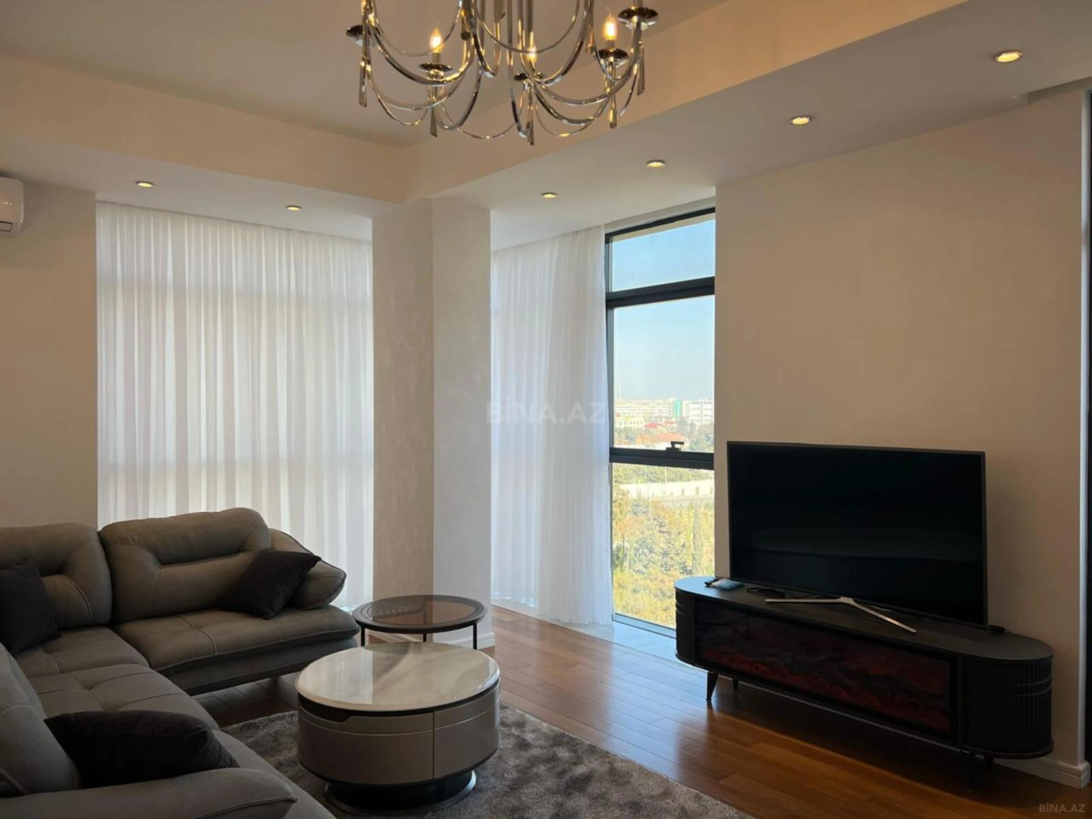 Kirayə verilir 2 otaqlı mənzil 78 m²