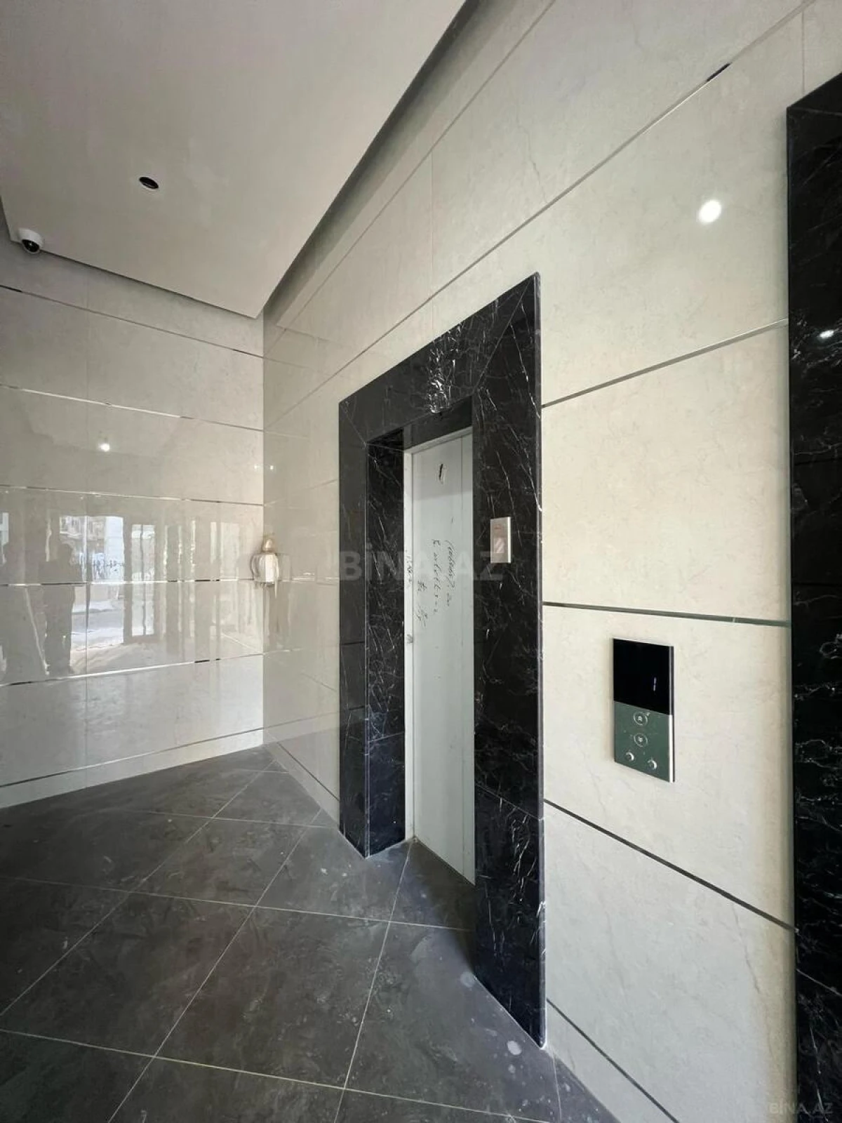 Kirayə verilir 2 otaqlı mənzil 78 m²