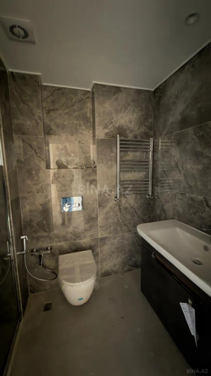 Satılır 3 otaqlı mənzil 97 m²