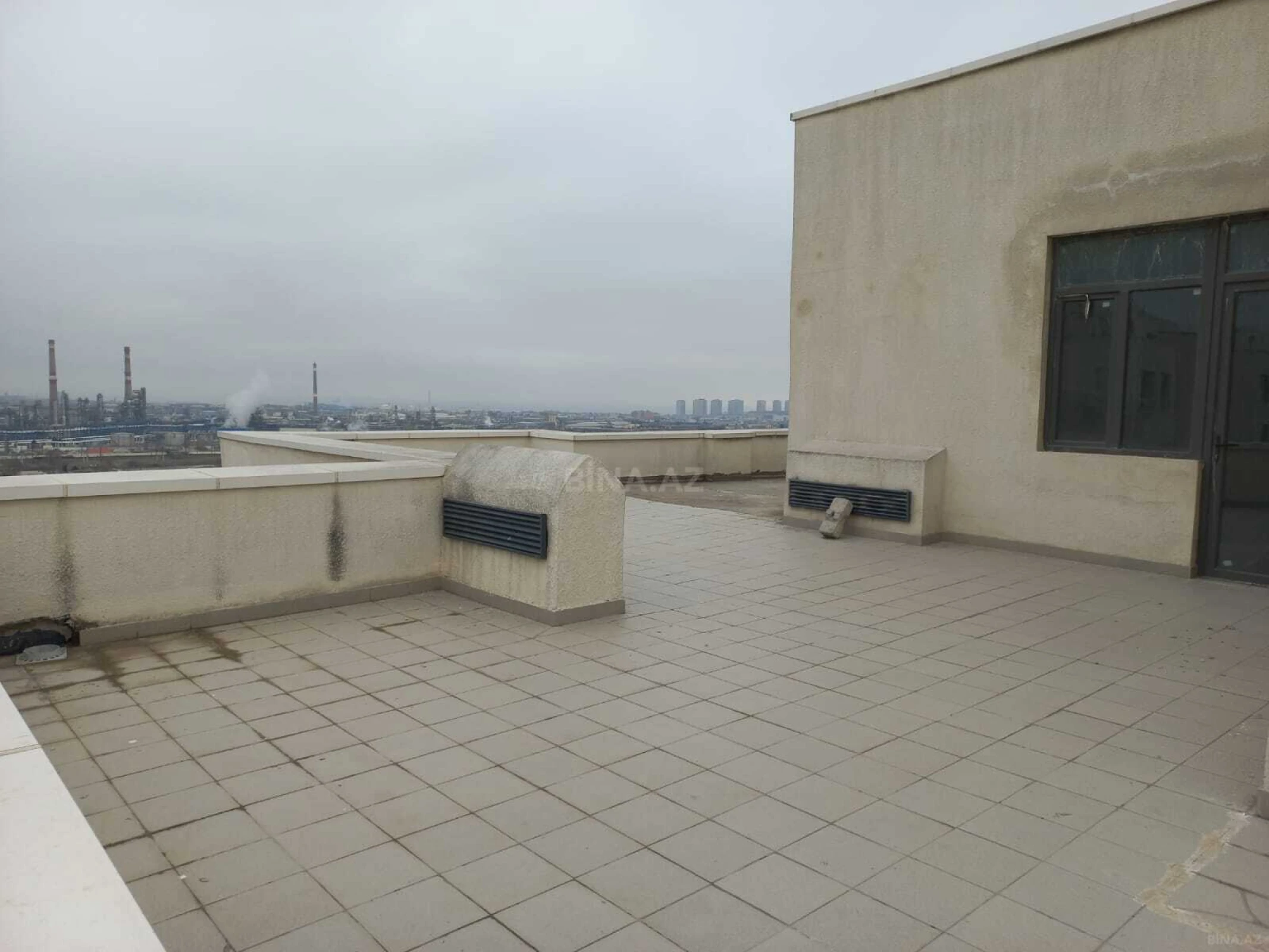 Satılır 5 otaqlı mənzil 397 m²