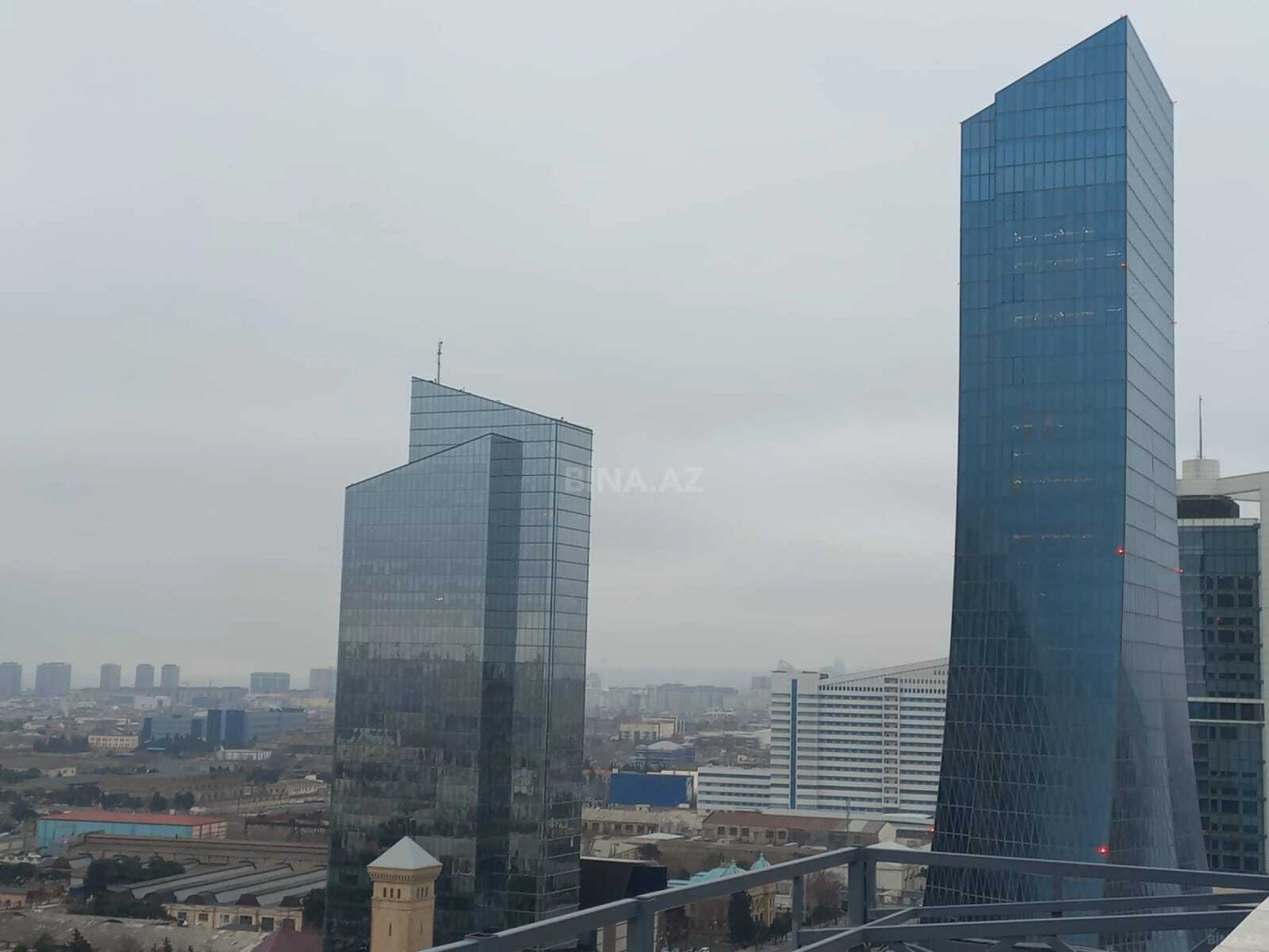 Satılır 5 otaqlı mənzil 397 m²