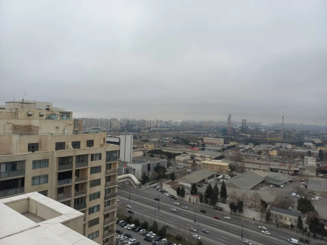 Satılır 5 otaqlı mənzil 397 m²