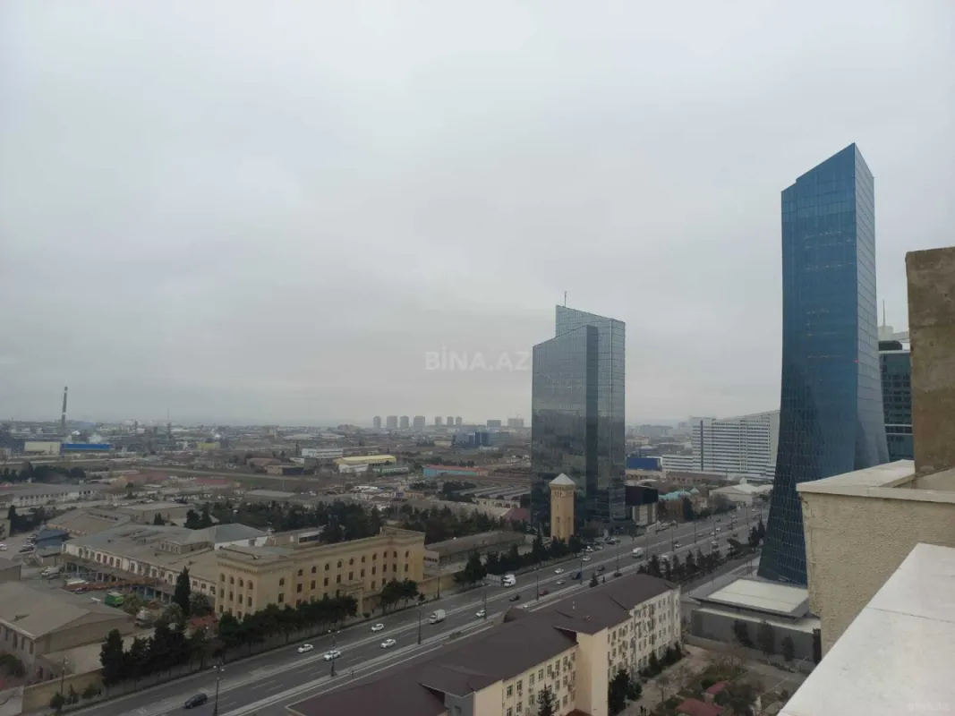 Satılır 5 otaqlı mənzil 397 m²