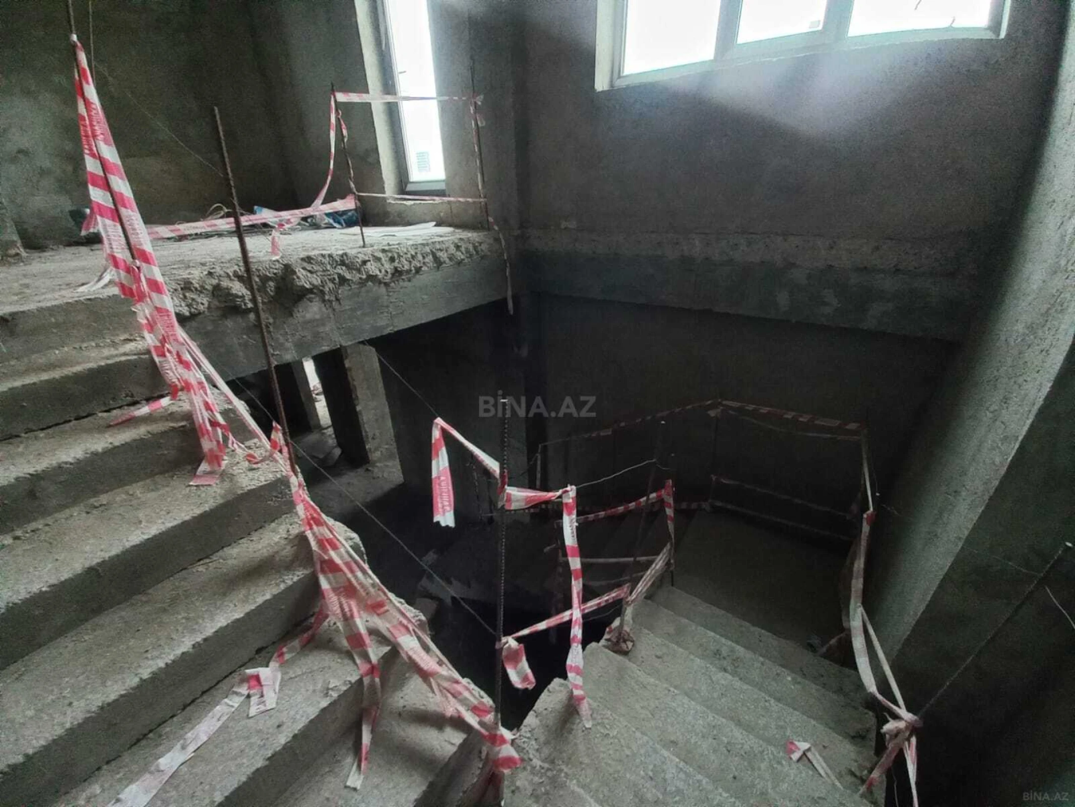 Satılır 5 otaqlı mənzil 397 m²