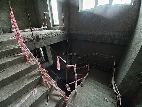 Satılır 5 otaqlı mənzil 397 m²