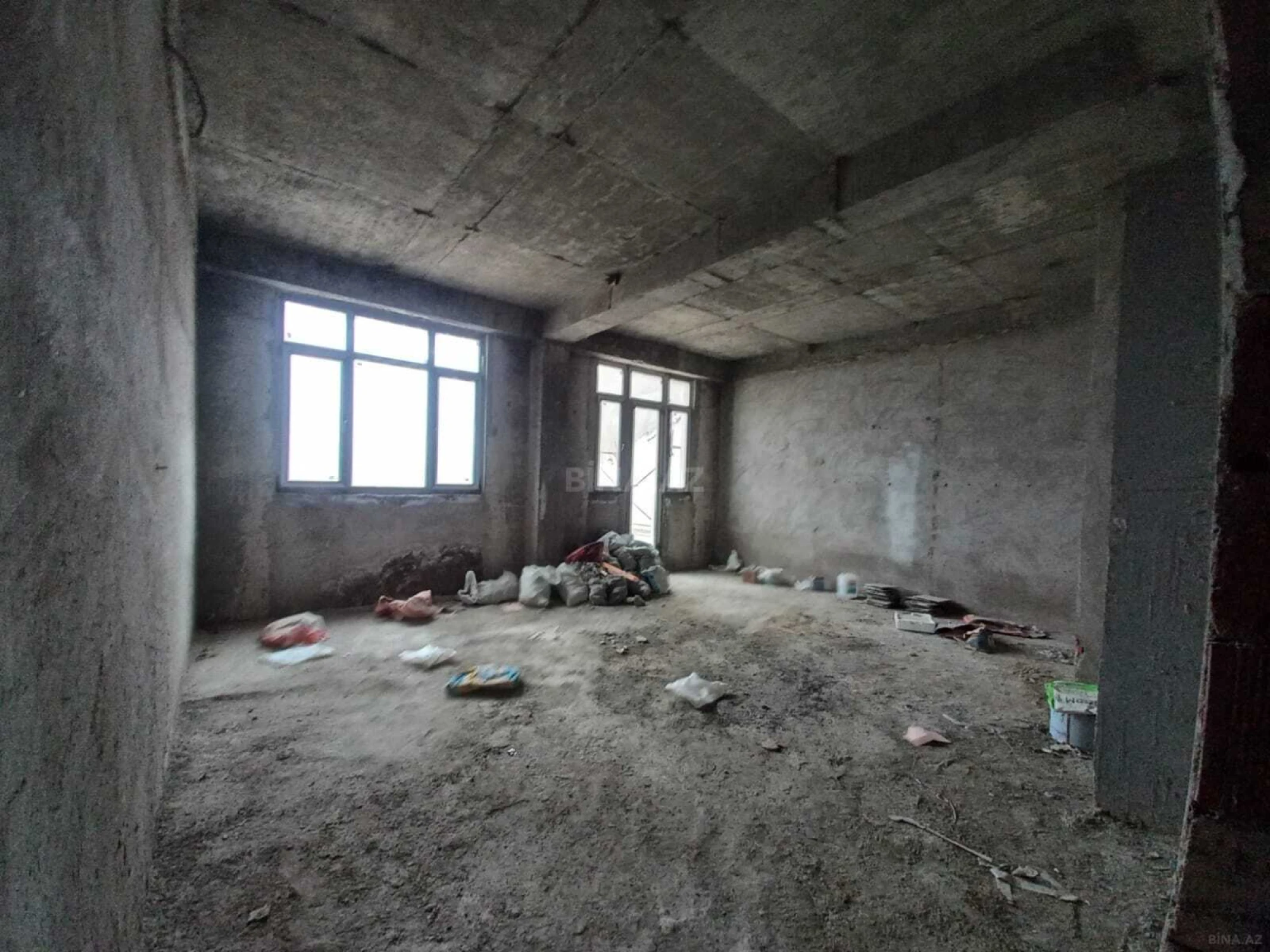 Satılır 5 otaqlı mənzil 397 m²