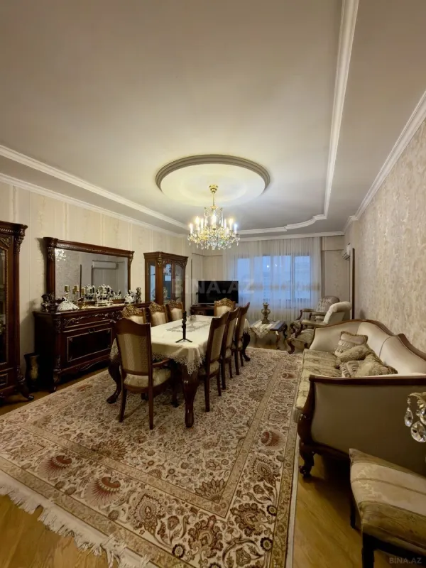 Satılır 3 otaqlı mənzil 160 m²