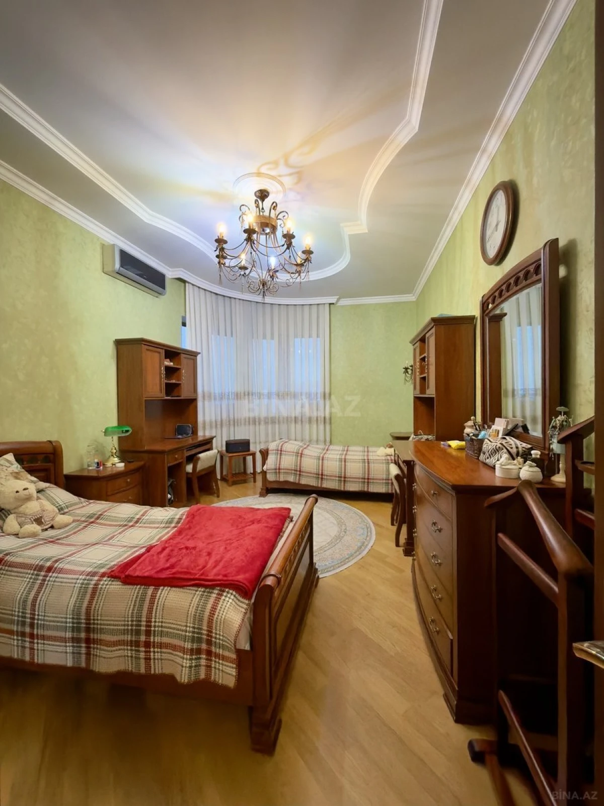 Satılır 3 otaqlı mənzil 160 m²