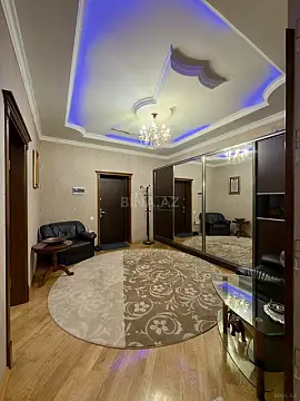 Satılır 3 otaqlı mənzil 160 m²