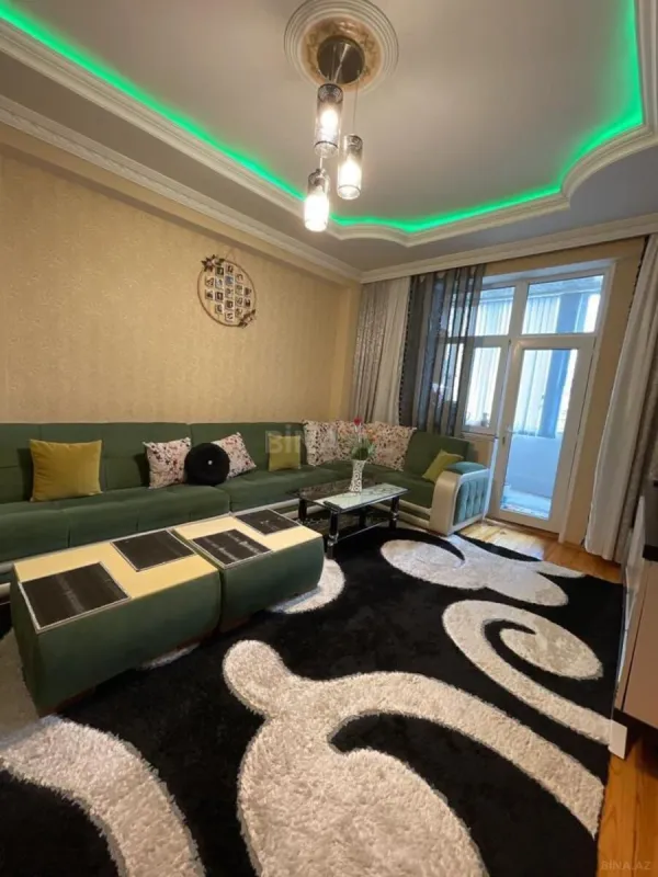 Kirayə verilir 2 otaqlı mənzil 60 m²