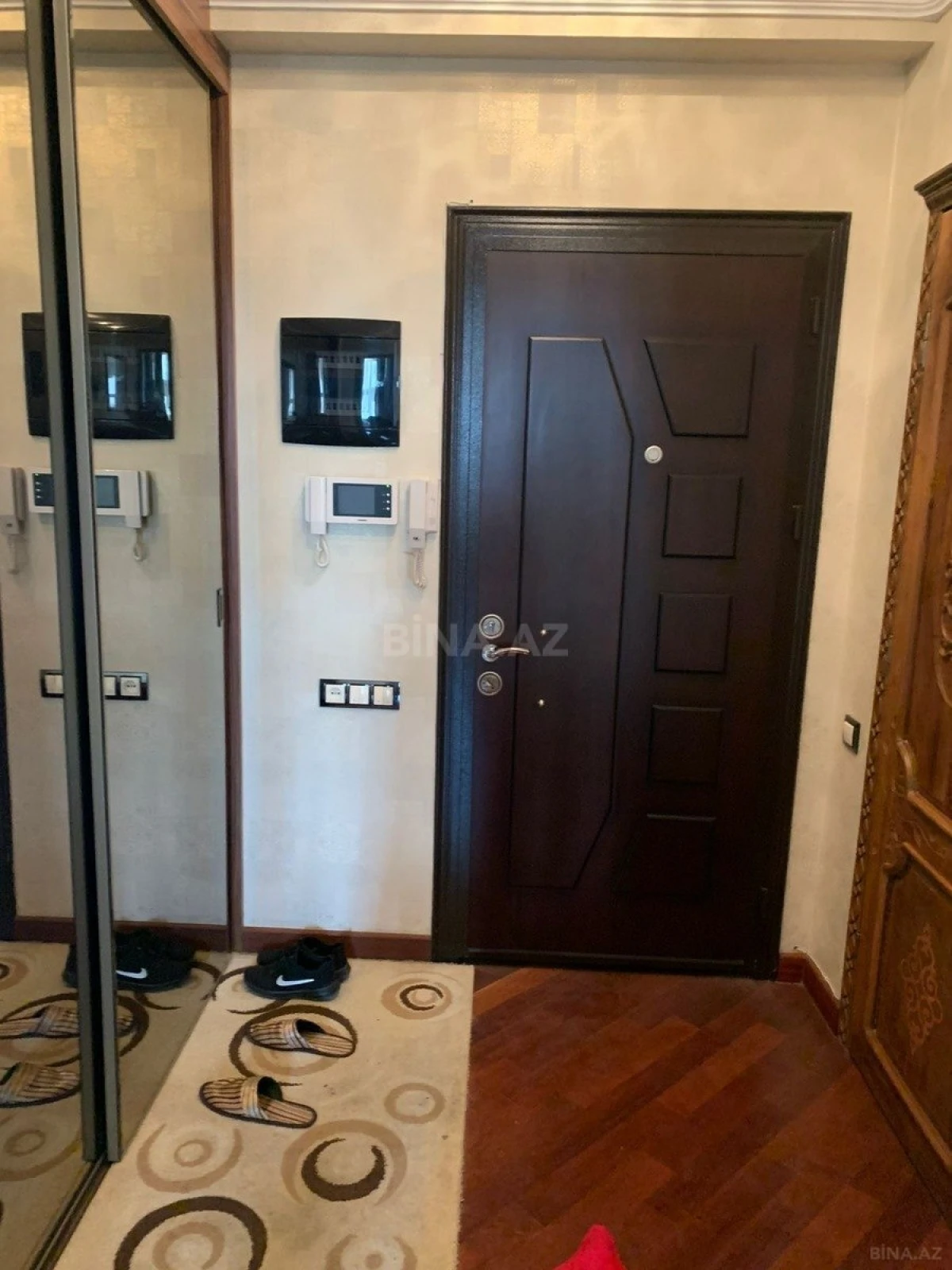 Satılır 3 otaqlı mənzil 123 m²