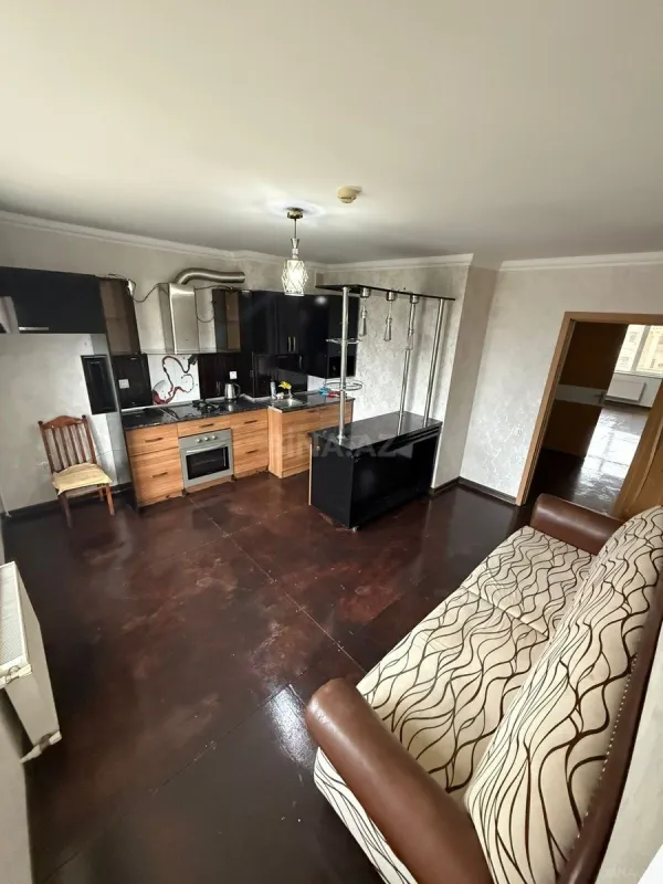 Kirayə verilir 3 otaqlı mənzil 130 m²