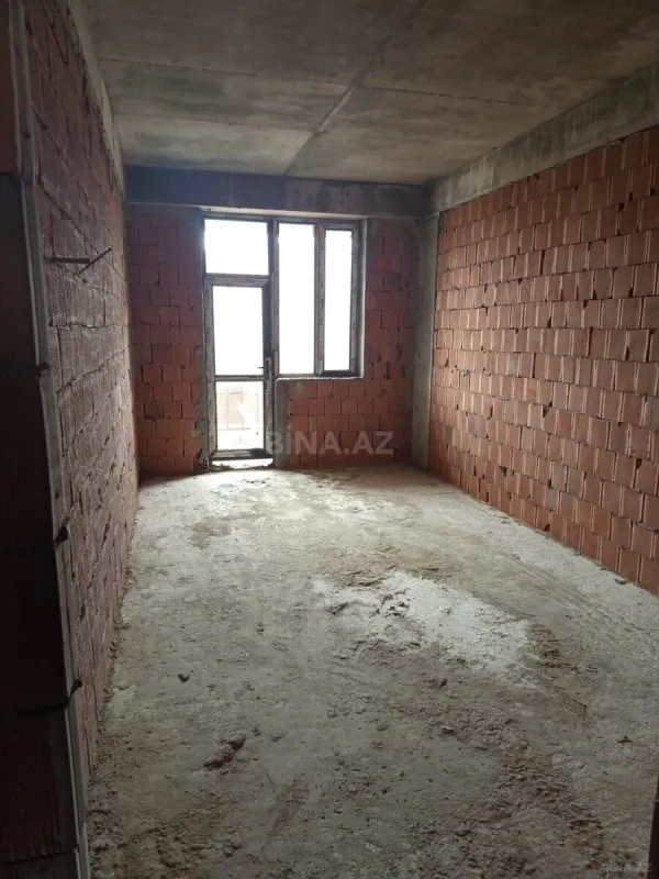 Satılır 3 otaqlı mənzil 180 m²