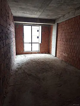 Satılır 3 otaqlı mənzil 180 m²