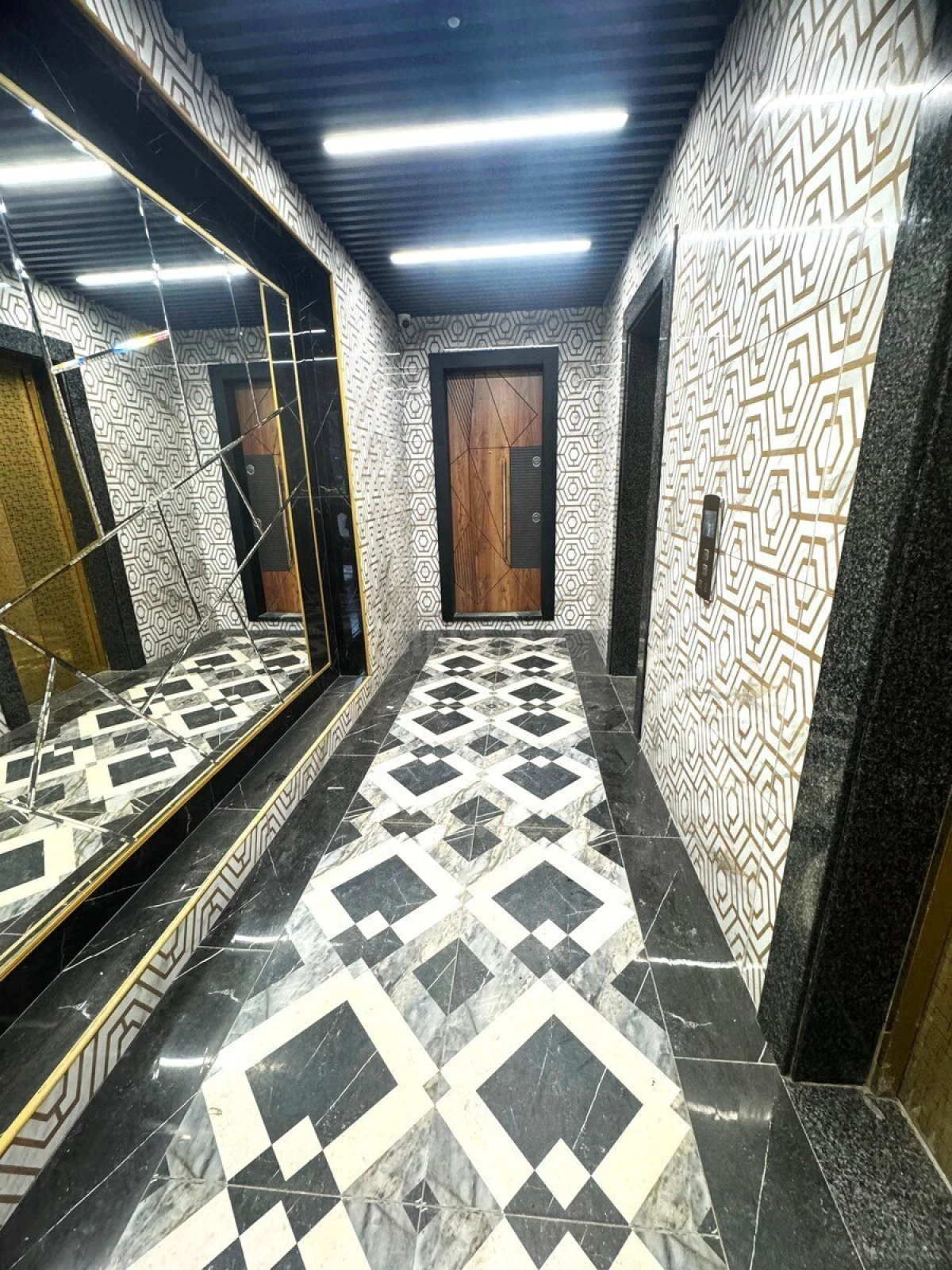 Satılır 3 otaqlı mənzil 97 m²