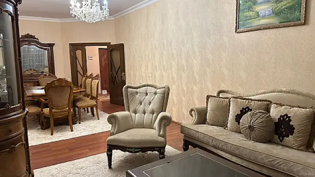 Satılır 2 otaqlı mənzil 95 m²