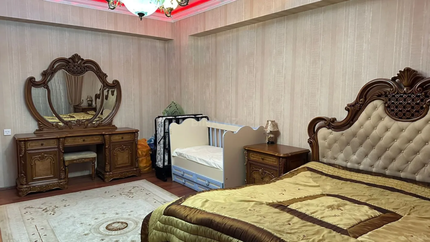 Satılır 2 otaqlı mənzil 95 m²