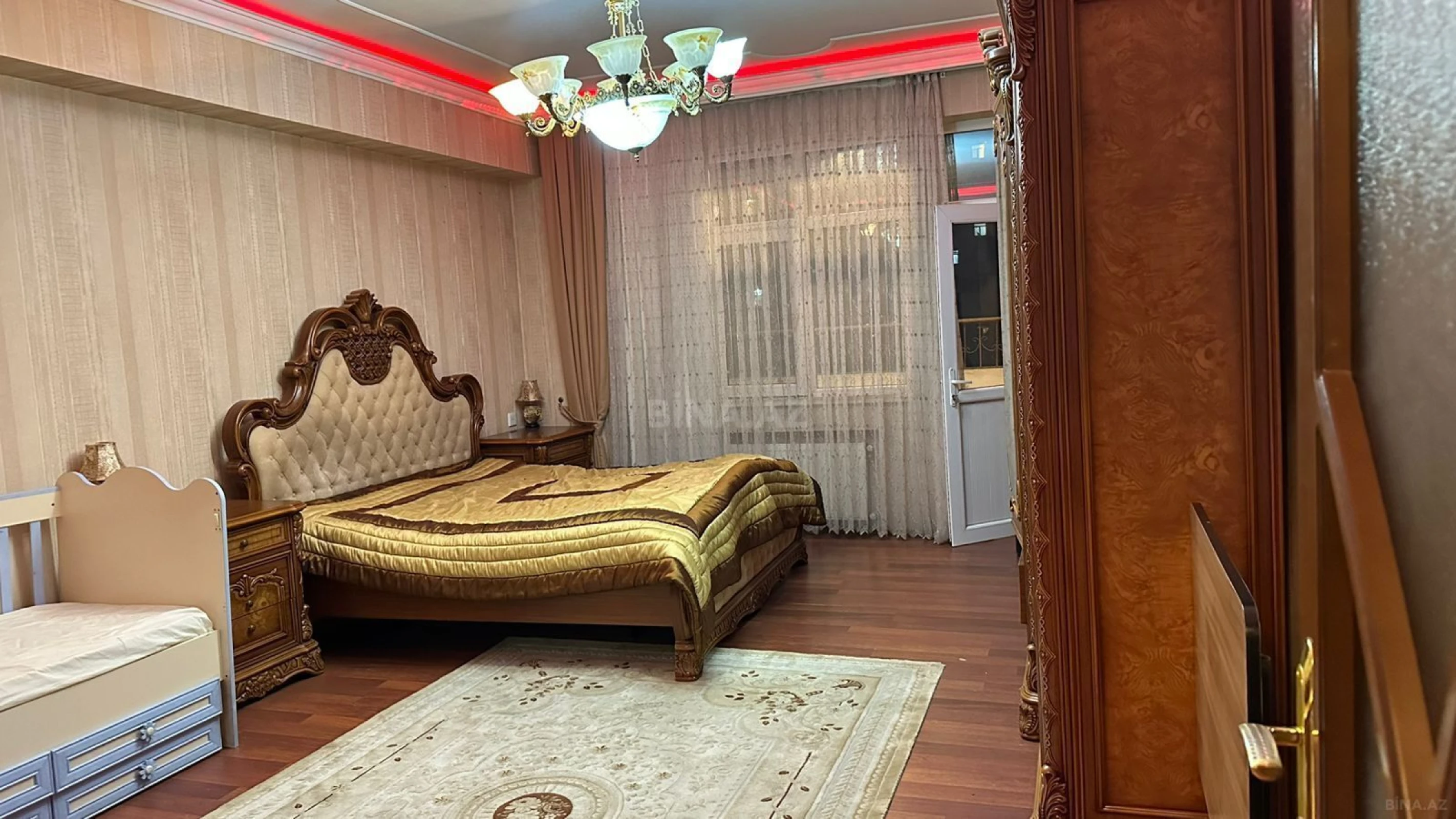 Satılır 2 otaqlı mənzil 95 m²