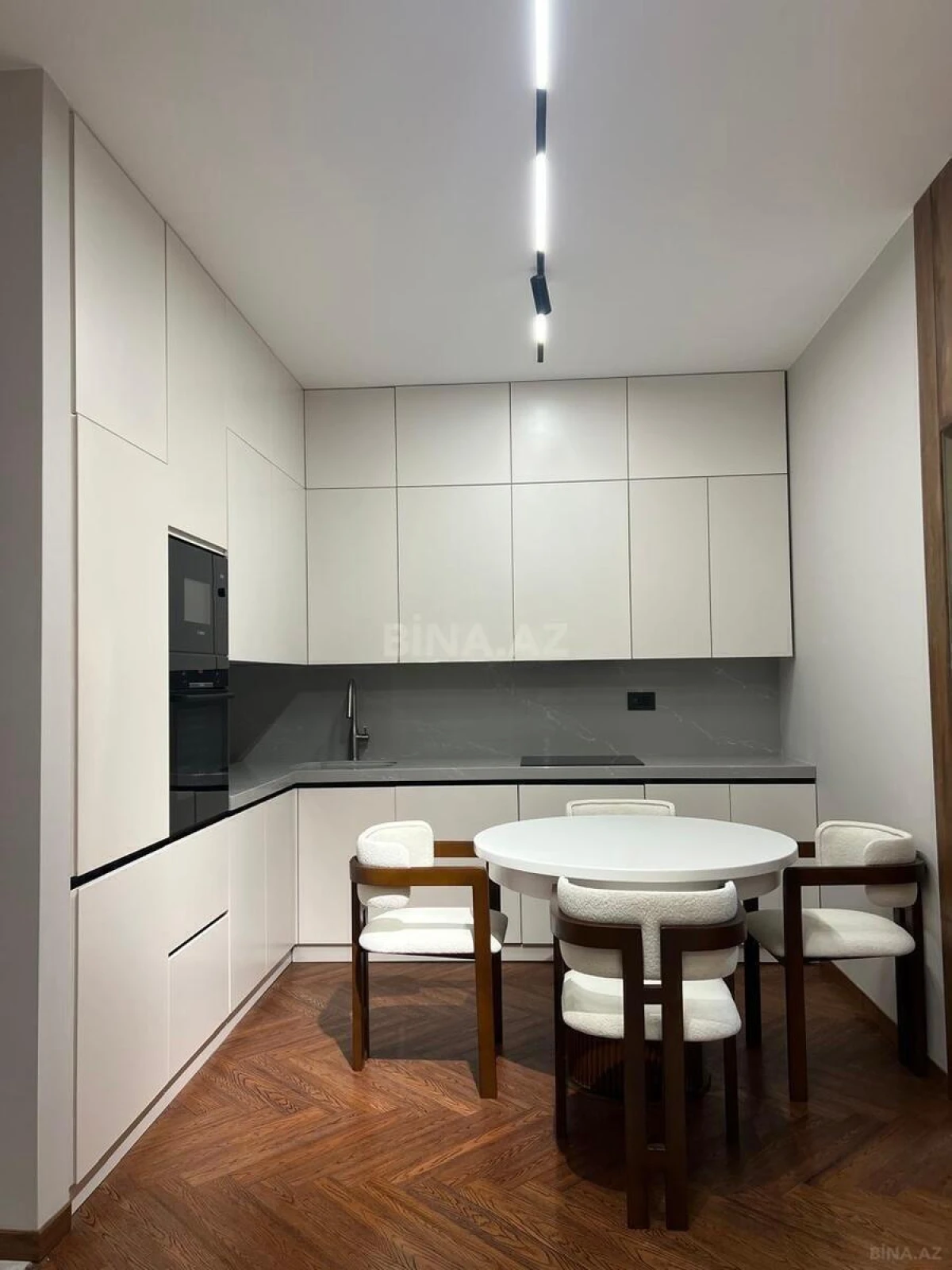 Kirayə verilir 2 otaqlı mənzil 67 m²