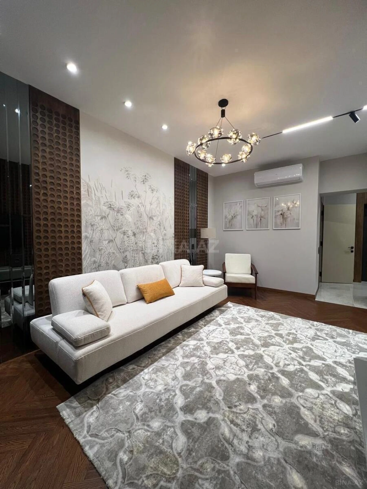Kirayə verilir 2 otaqlı mənzil 67 m²