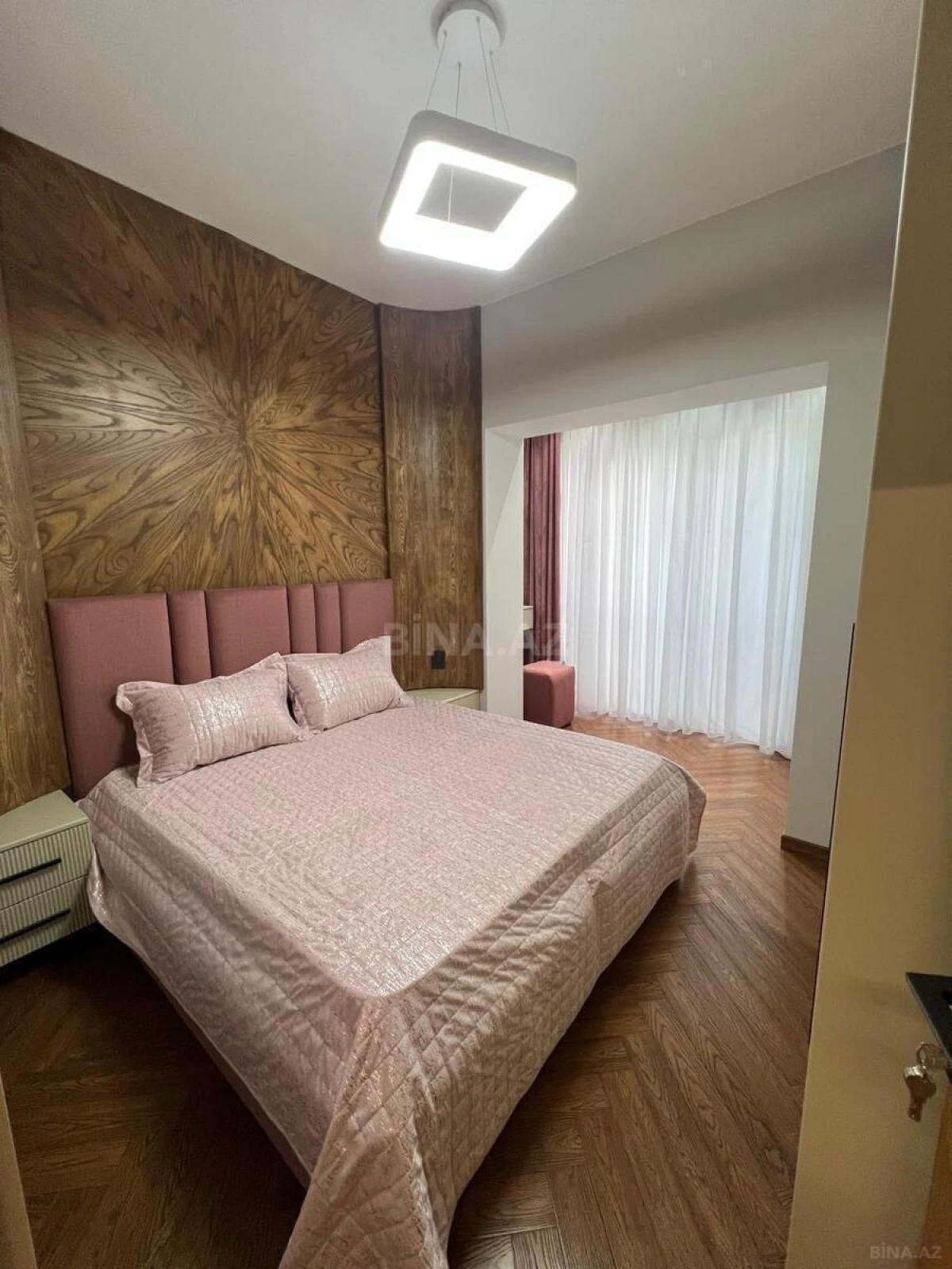 Kirayə verilir 2 otaqlı mənzil 67 m²