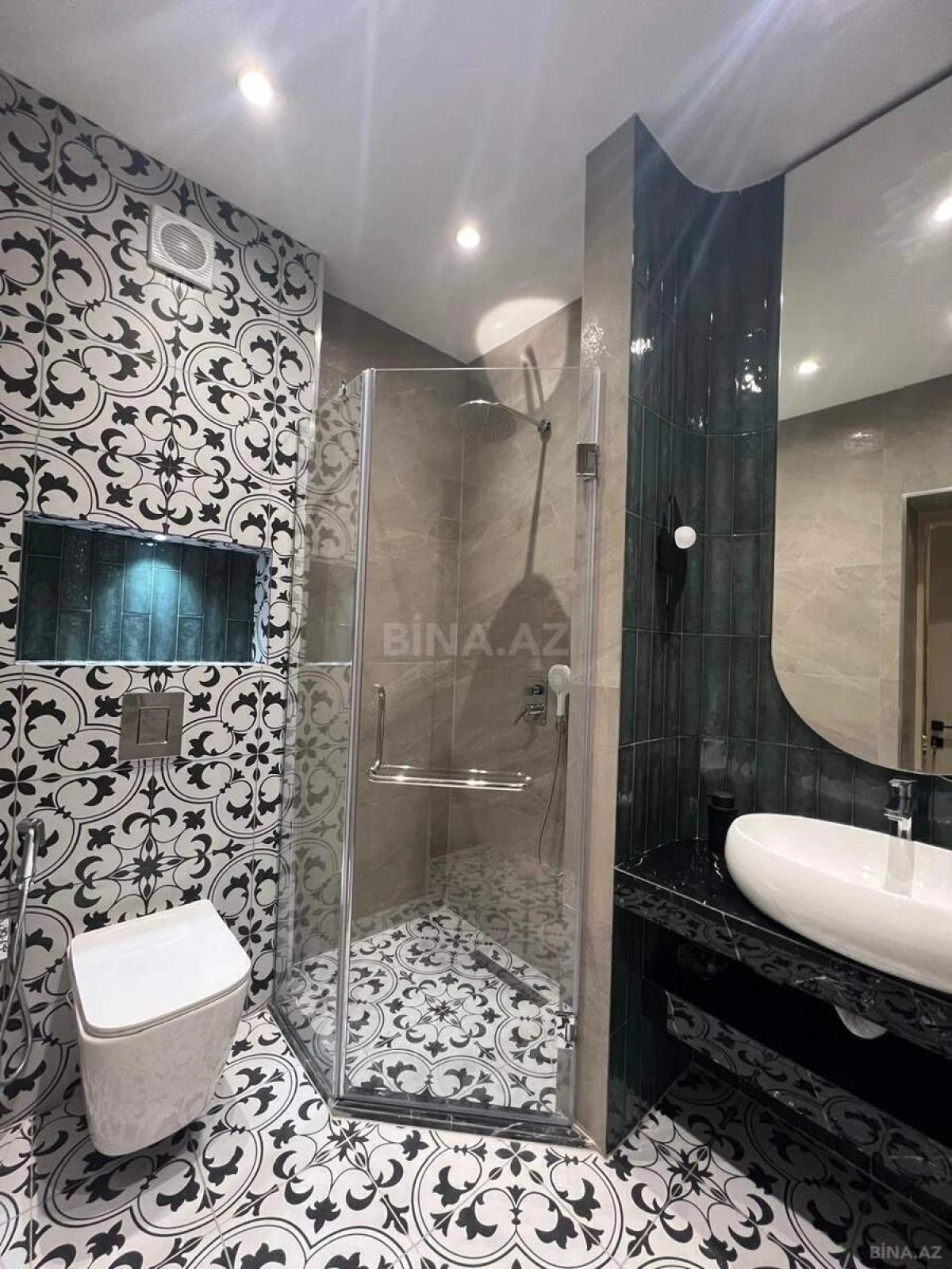 Kirayə verilir 2 otaqlı mənzil 67 m²