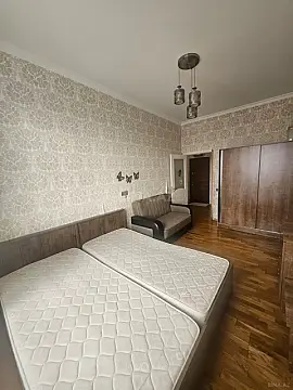 Satılır 2 otaqlı mənzil 72 m²
