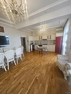 Satılır 2 otaqlı mənzil 72 m²