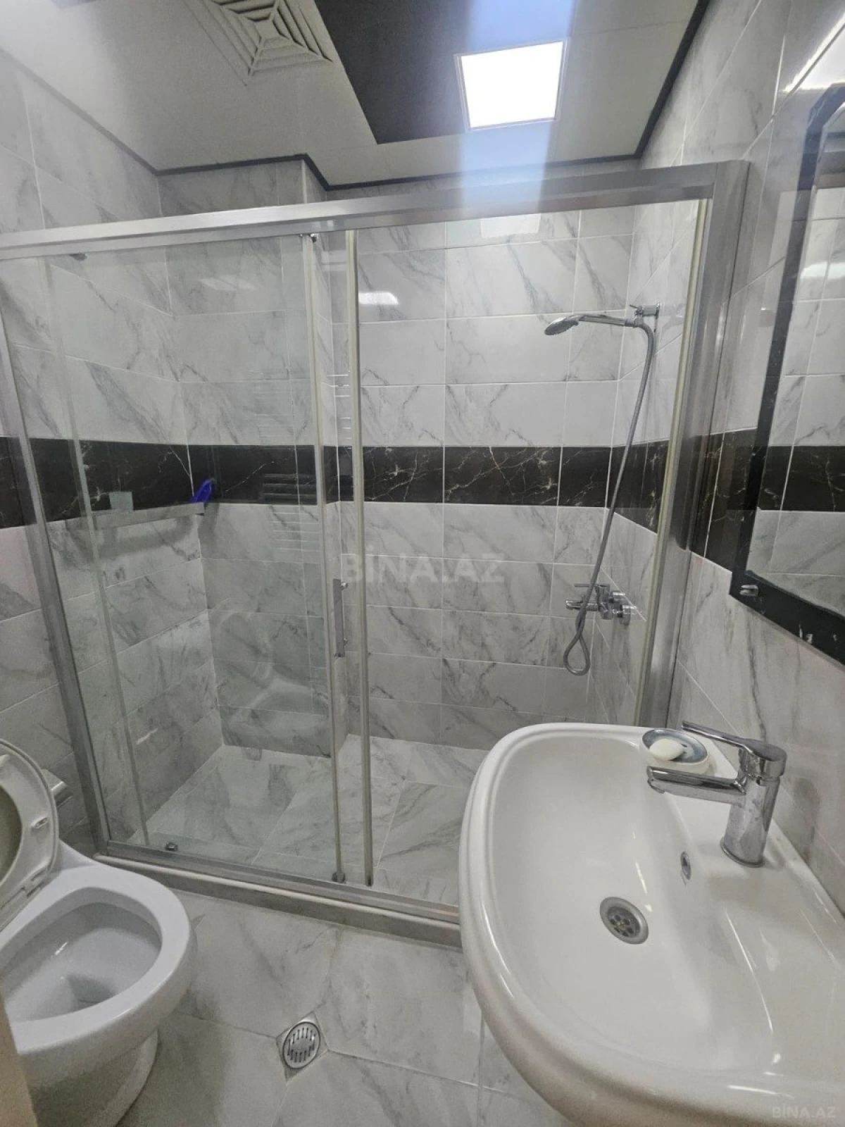 Satılır 2 otaqlı mənzil 72 m²