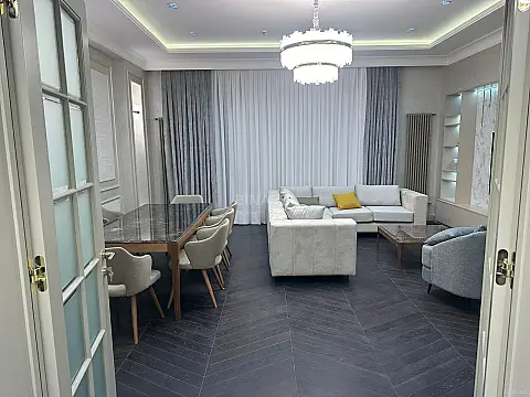 Kirayə verilir 3 otaqlı mənzil 180 m² — Bakı 3 otaq 180.00 m²
