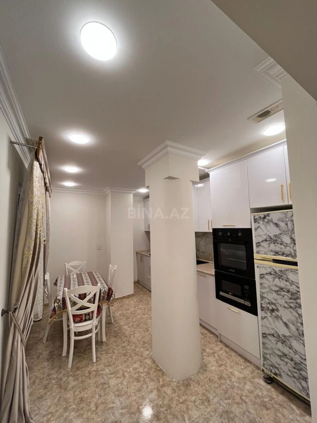 Kirayə verilir 3 otaqlı mənzil 130 m²