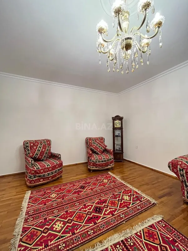 Kirayə verilir 3 otaqlı mənzil 130 m²