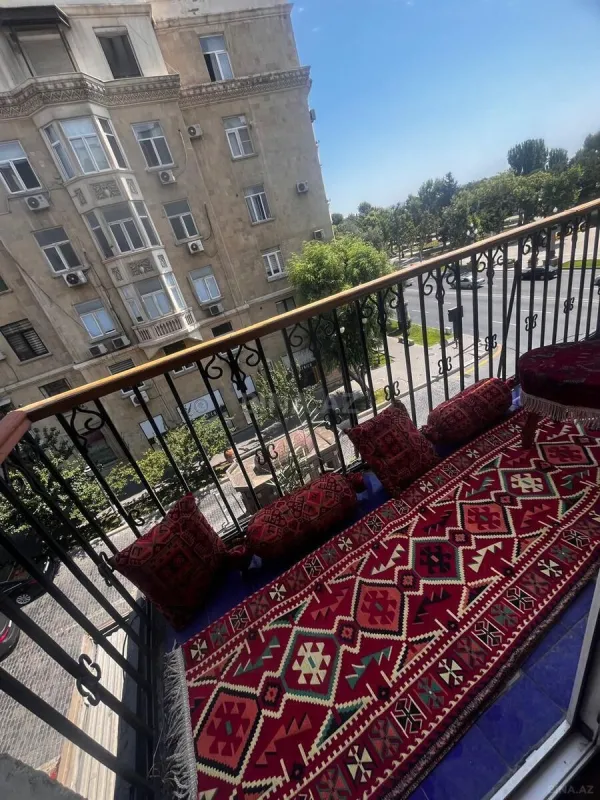 Kirayə verilir 3 otaqlı mənzil 130 m²