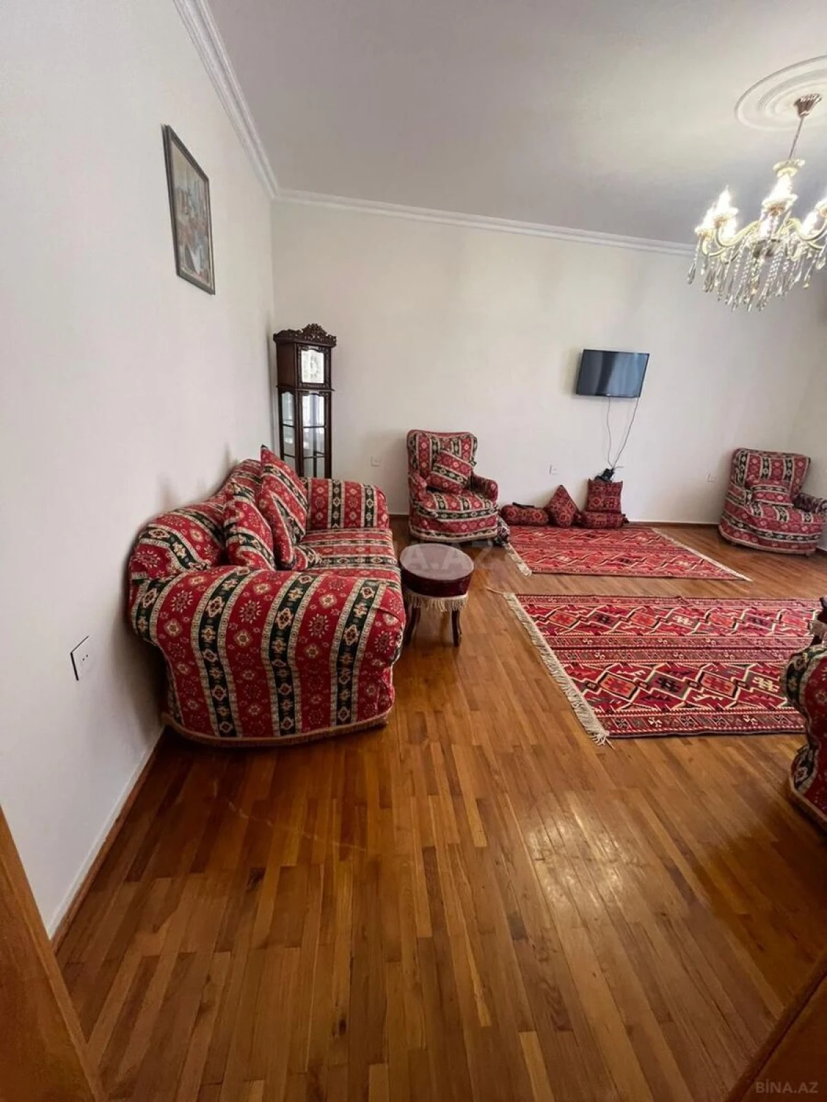 Kirayə verilir 3 otaqlı mənzil 130 m²