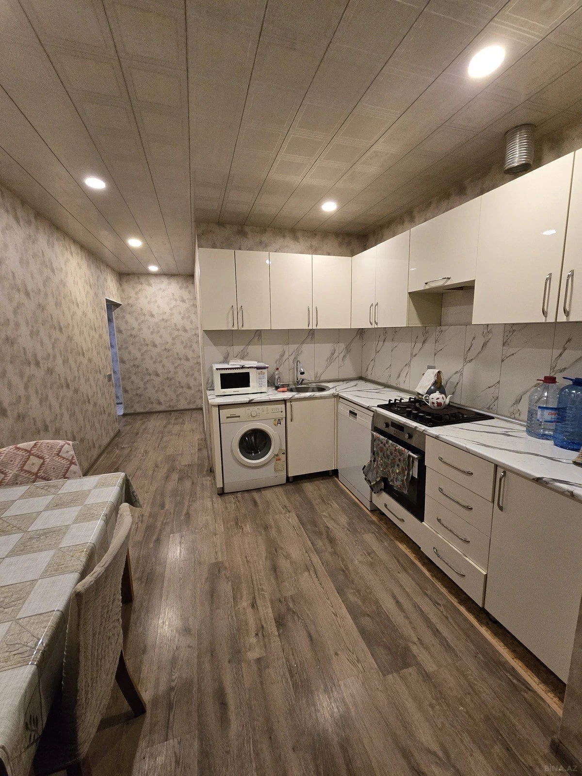 Satılır 2 otaqlı mənzil 70 m²
