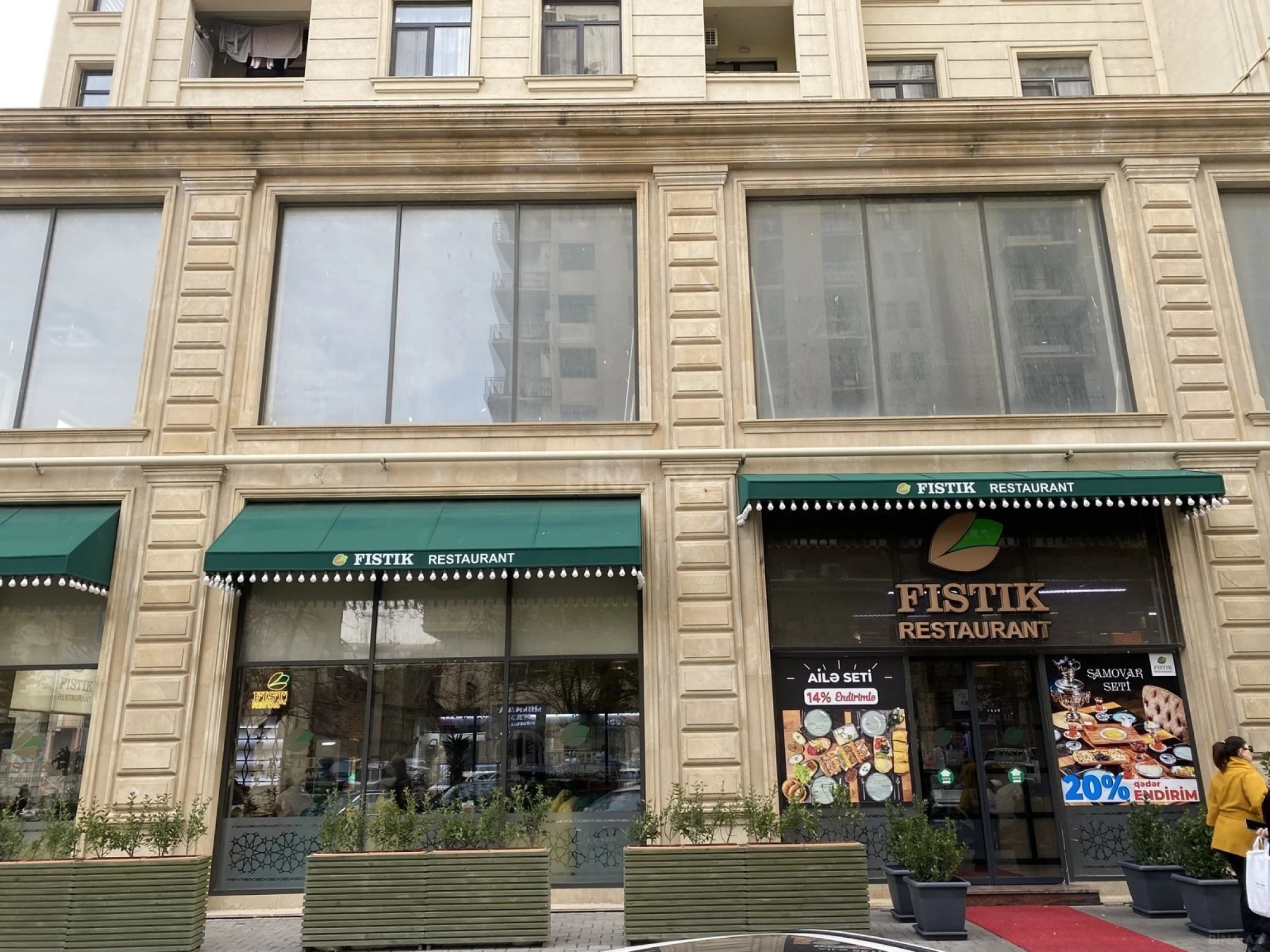 Satılır 3 otaqlı mənzil 142 m²