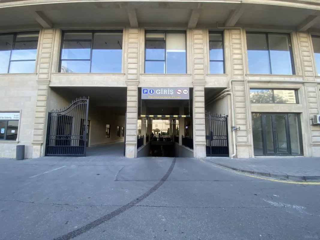 Satılır 3 otaqlı mənzil 142 m²