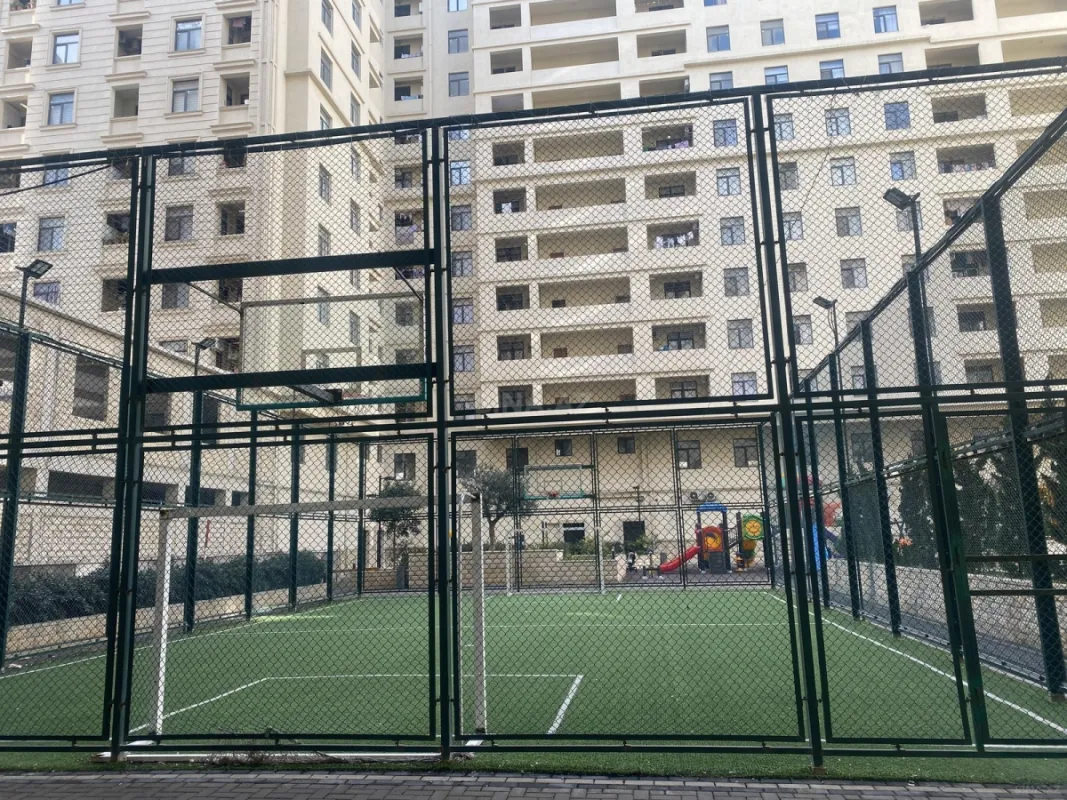 Satılır 3 otaqlı mənzil 142 m²