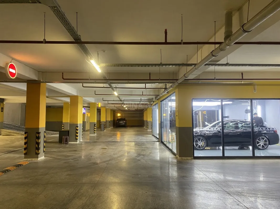 Satılır 3 otaqlı mənzil 142 m²