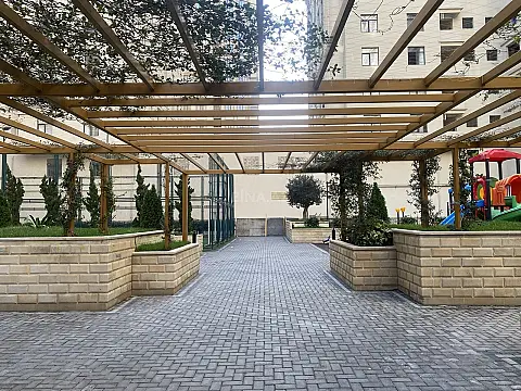 Satılır 3 otaqlı mənzil 142 m²