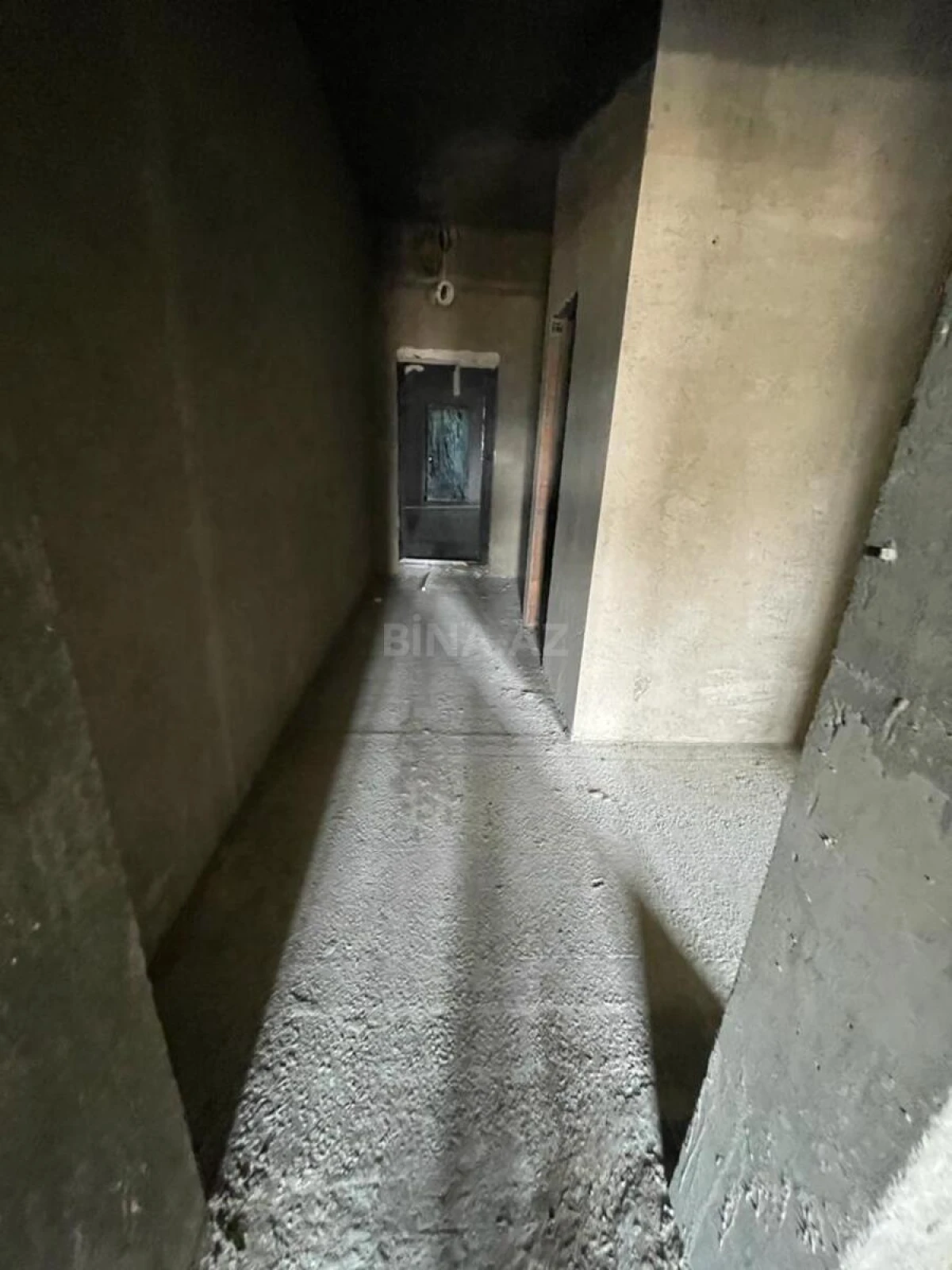 Satılır 2 otaqlı mənzil 98 m²