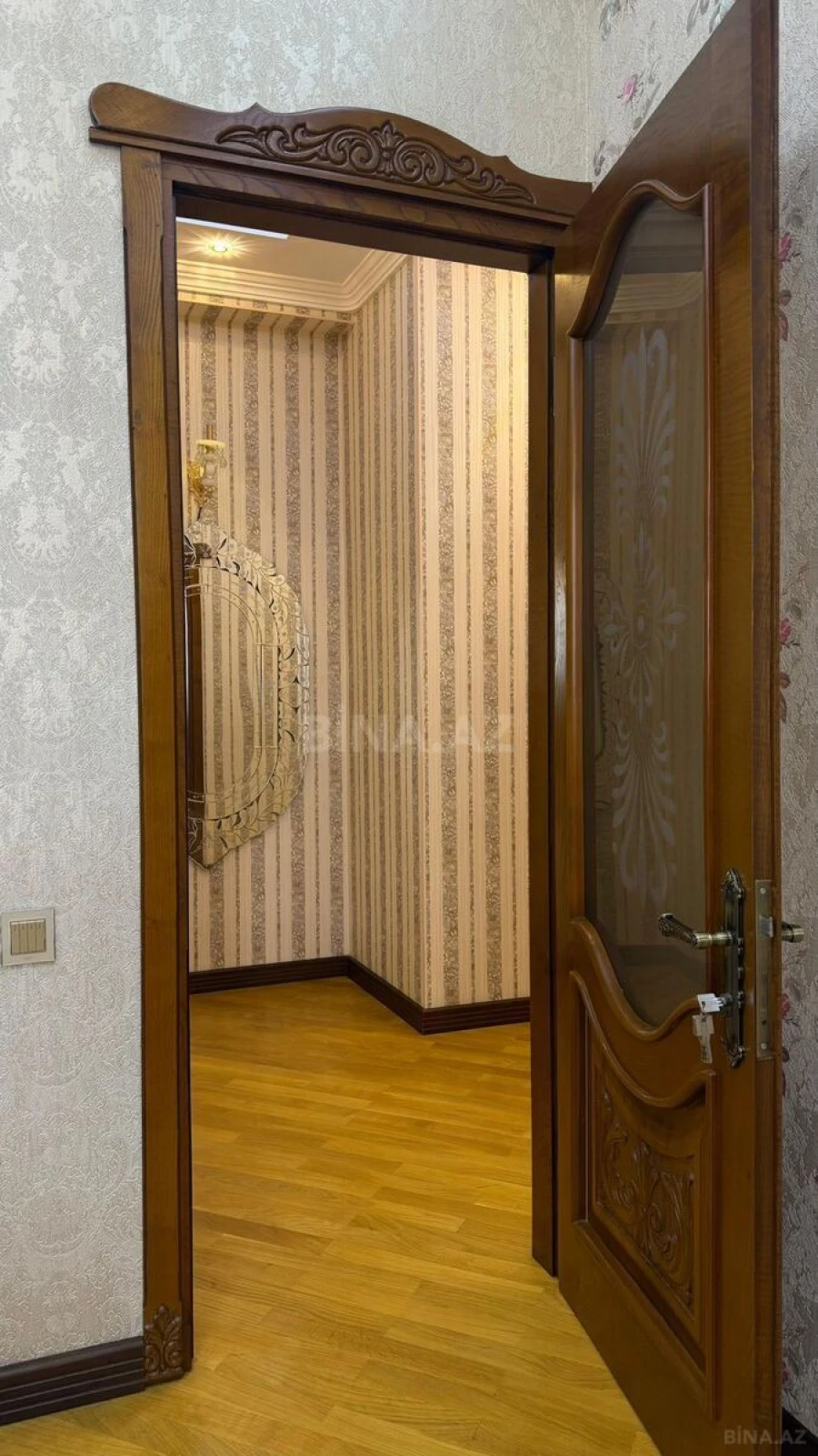 Kirayə verilir 2 otaqlı mənzil 110 m²