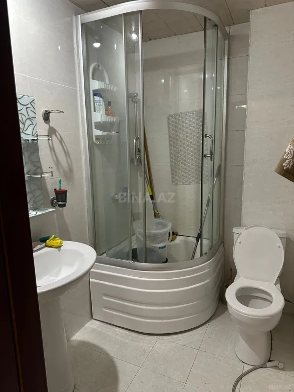 Kirayə verilir 2 otaqlı mənzil 71 m²