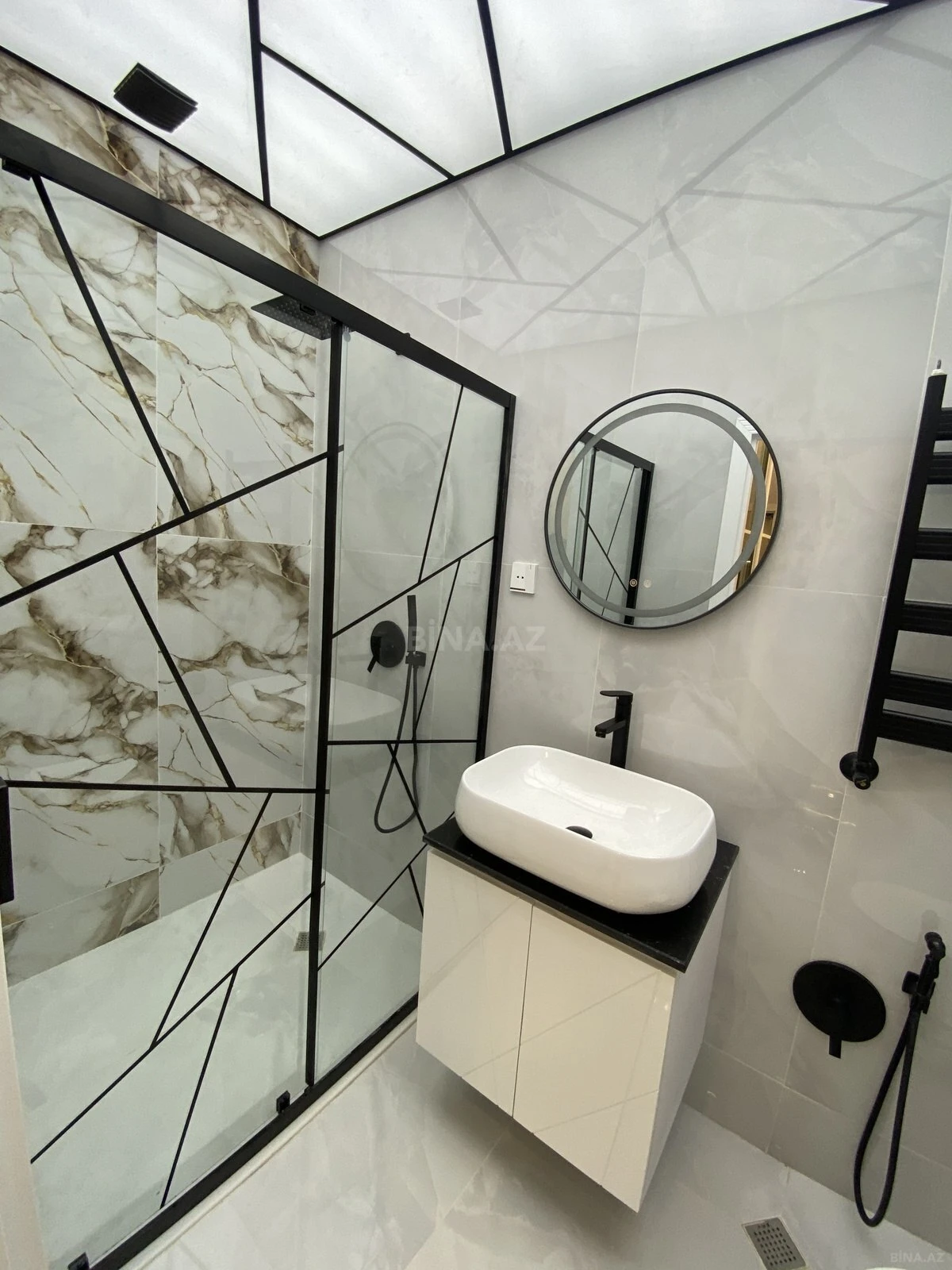 Satılır 2 otaqlı mənzil 70 m²