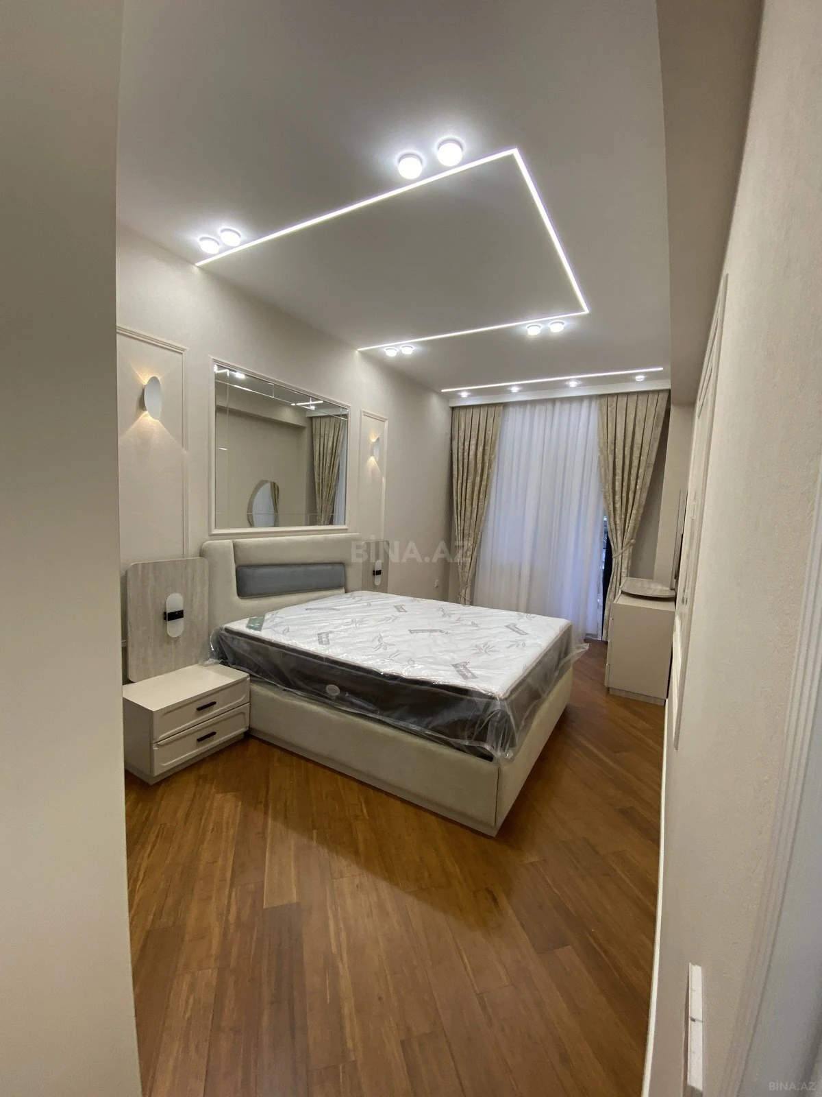 Satılır 2 otaqlı mənzil 70 m²