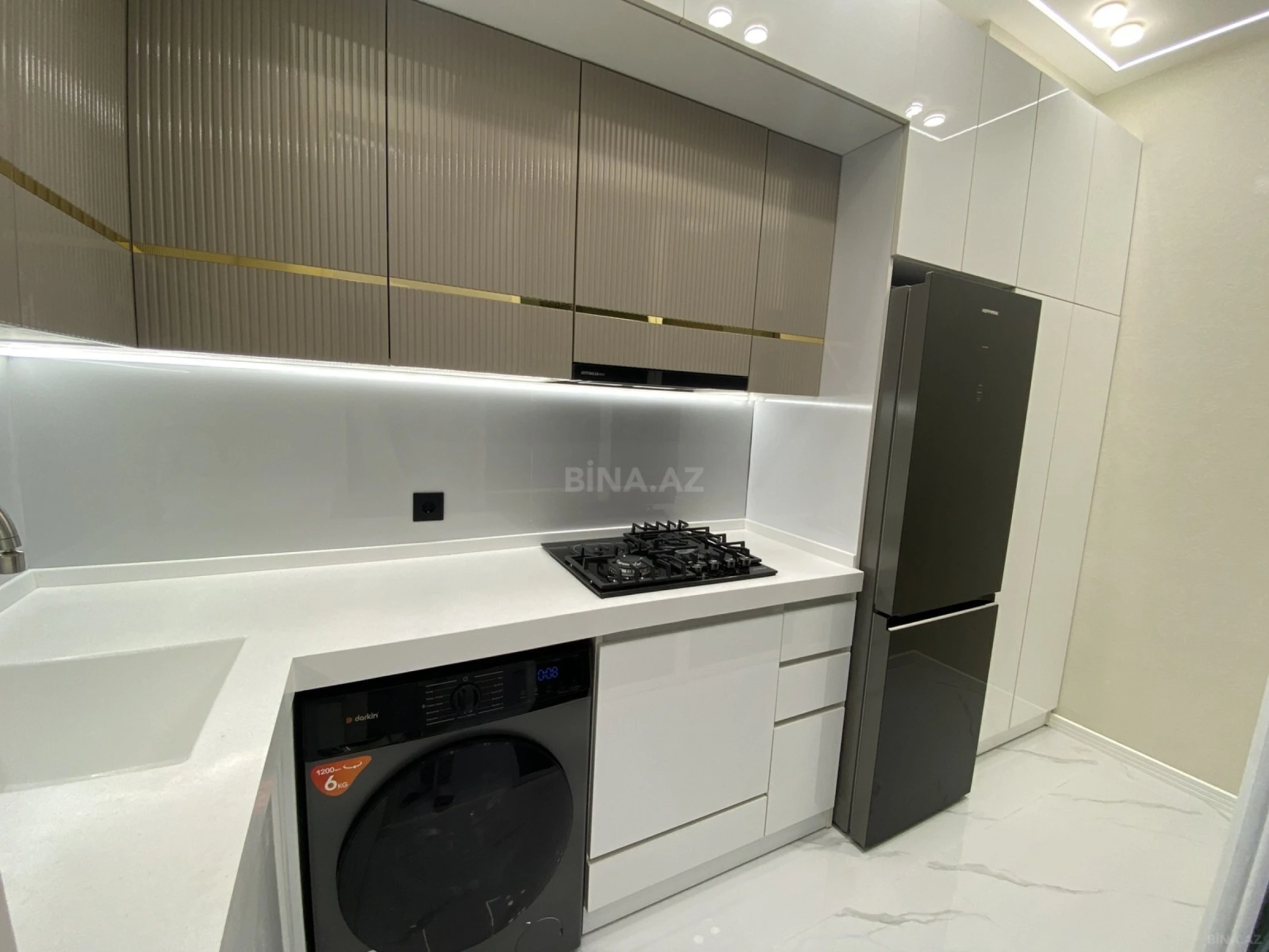 Satılır 2 otaqlı mənzil 70 m²