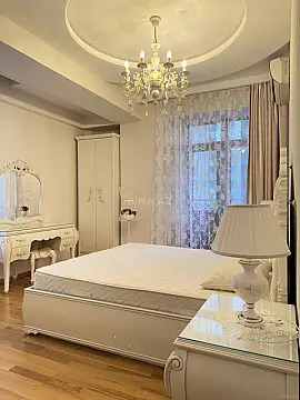 Kirayə verilir 3 otaqlı mənzil 135 m²