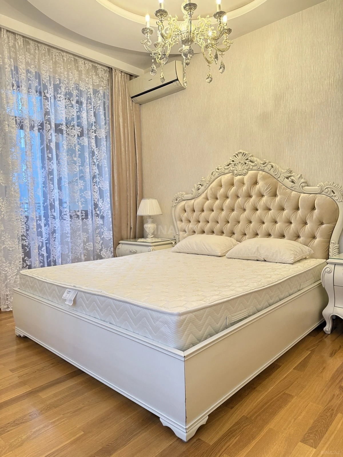 Kirayə verilir 3 otaqlı mənzil 135 m²