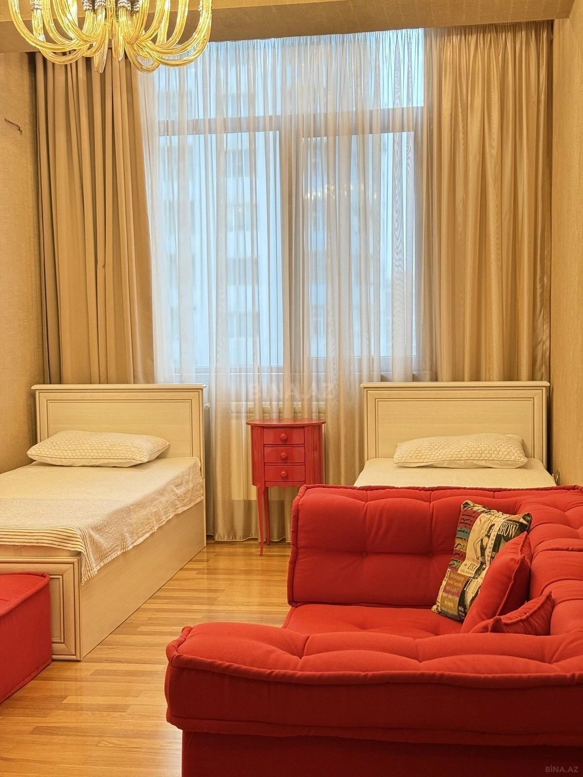 Kirayə verilir 3 otaqlı mənzil 135 m²